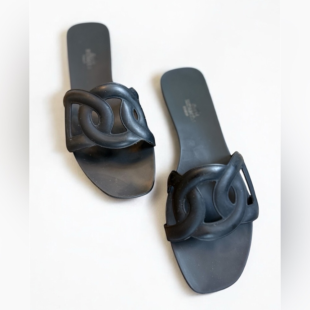 Hermes Aloha Rubber Black Sandals